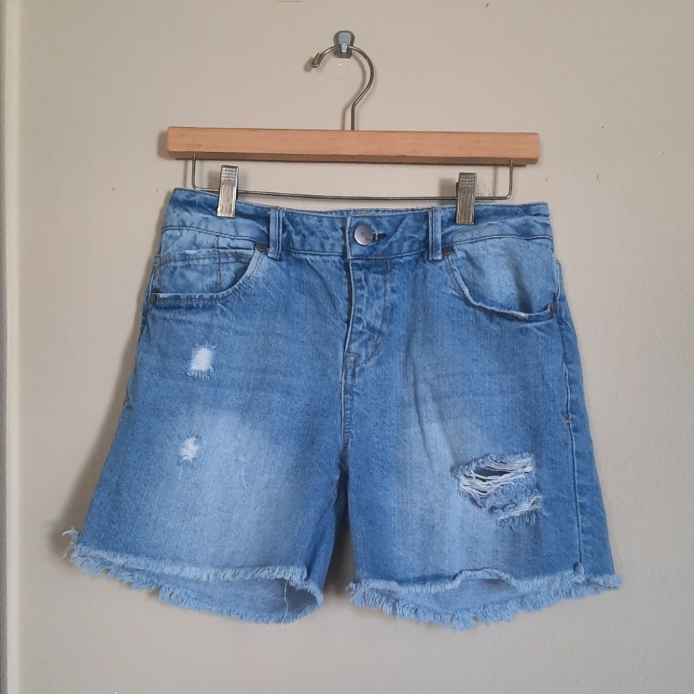 1822 Denim Distressed Women Shorts Casual Capsule Coastal Western Cowgirl Beachy